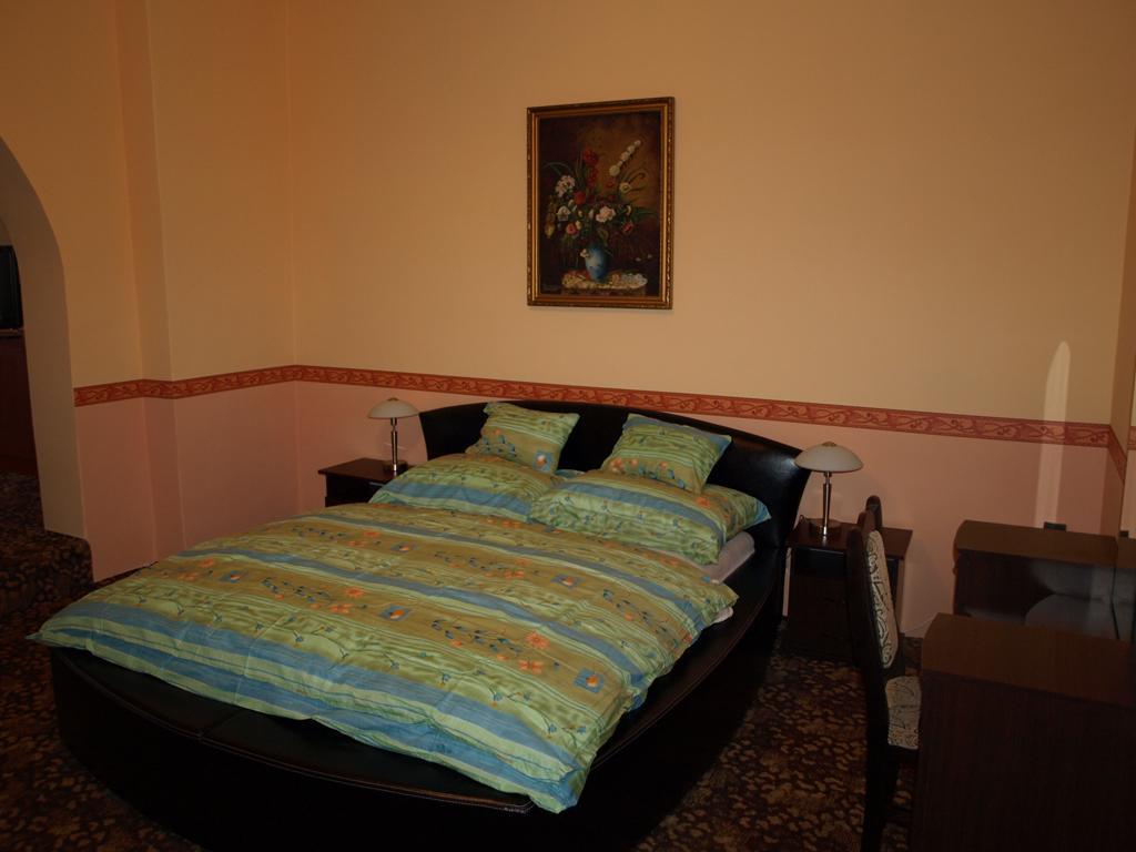 Готель Fonix Panzio Папа Номер фото